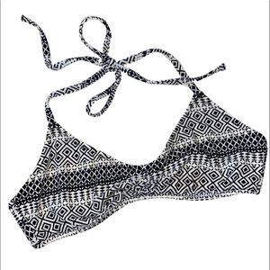 EUC Victoria’s Secret black & white Aztec bikini top